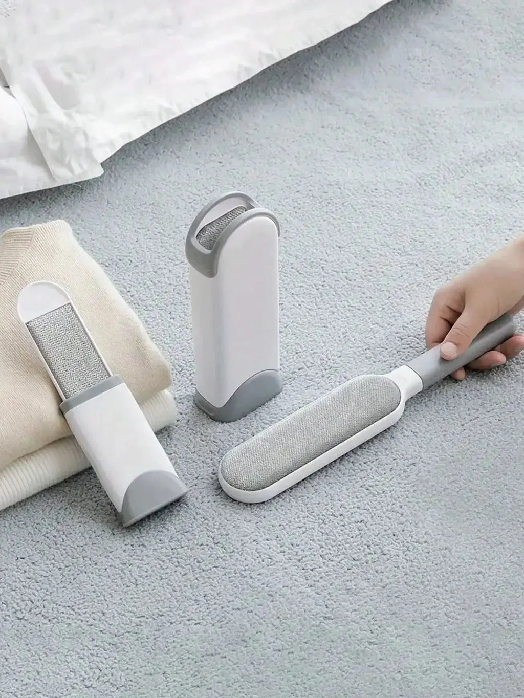 Hair Remover No-Rinse Double-Sided Brush Reusable Self-Cleaning Base,Manual hair cleaning For Furniture, Clothes And Carpets